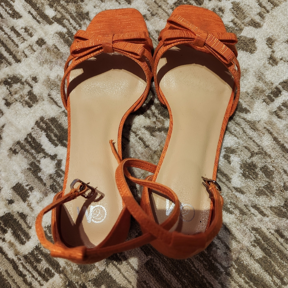 NWOT Orange Bow Ankle-Strap Sandals